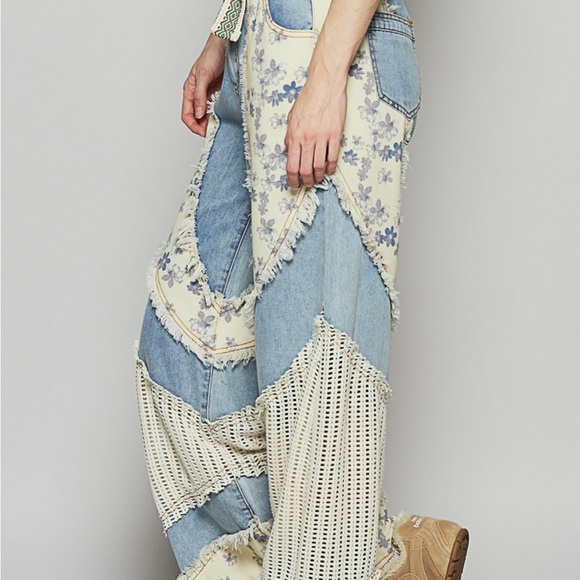 POL Blue and Cream Floral Wide-Leg Jeans - Picture 4 of 4